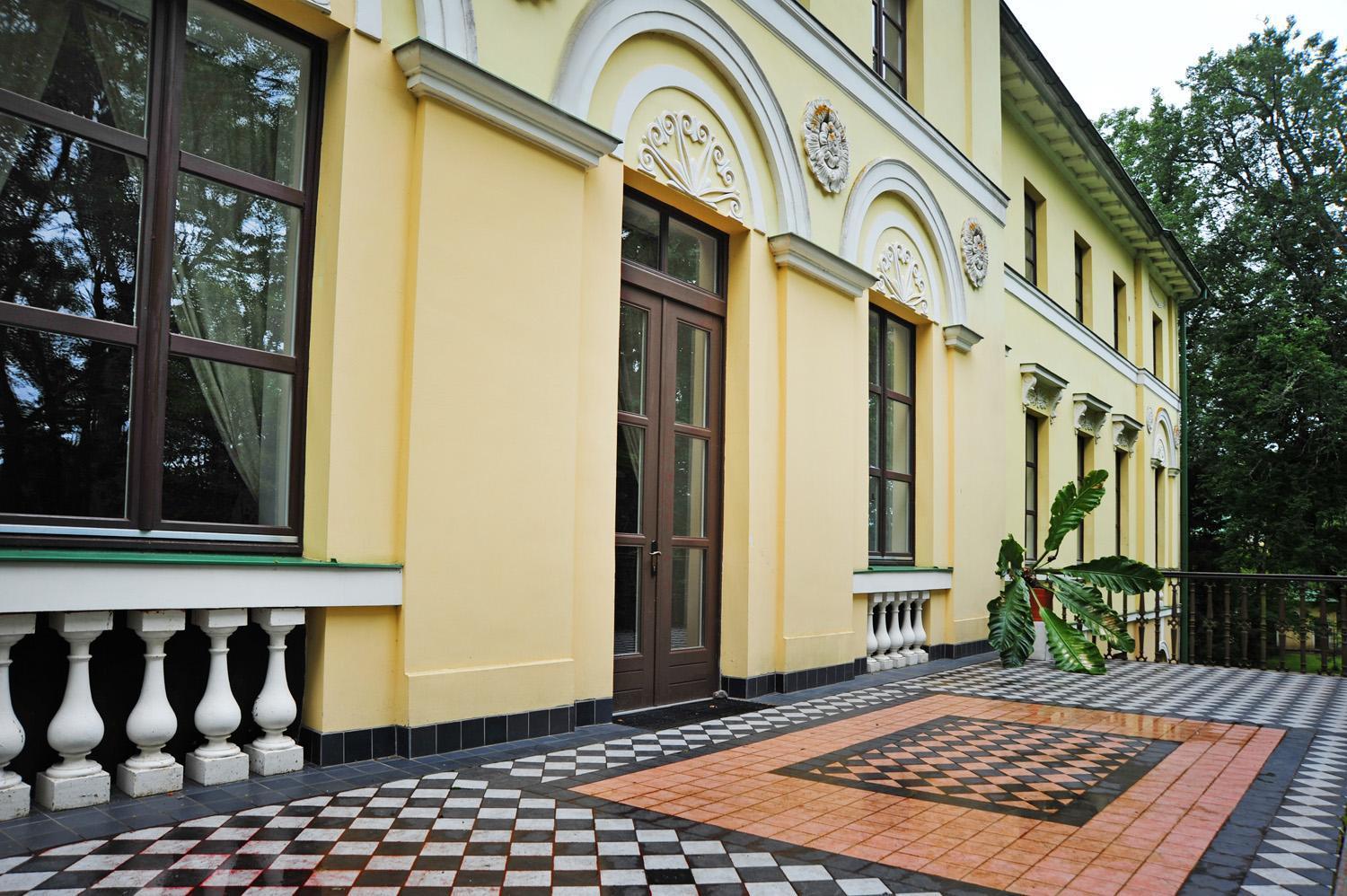 Nauksenu Muiza Hotel Naukseni Luaran gambar